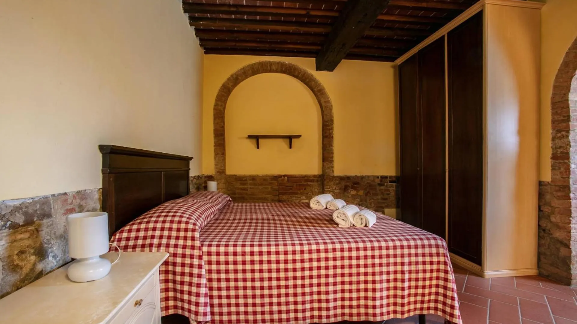 Fattoria Di Colleoli Guest House