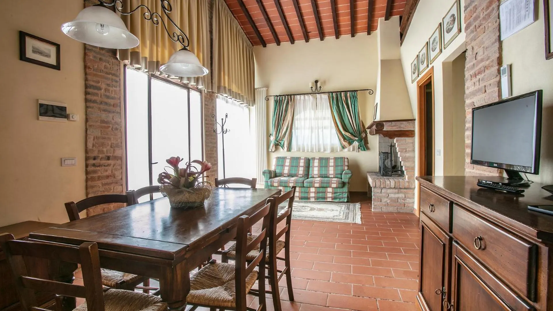 Fattoria Di Colleoli Guest House