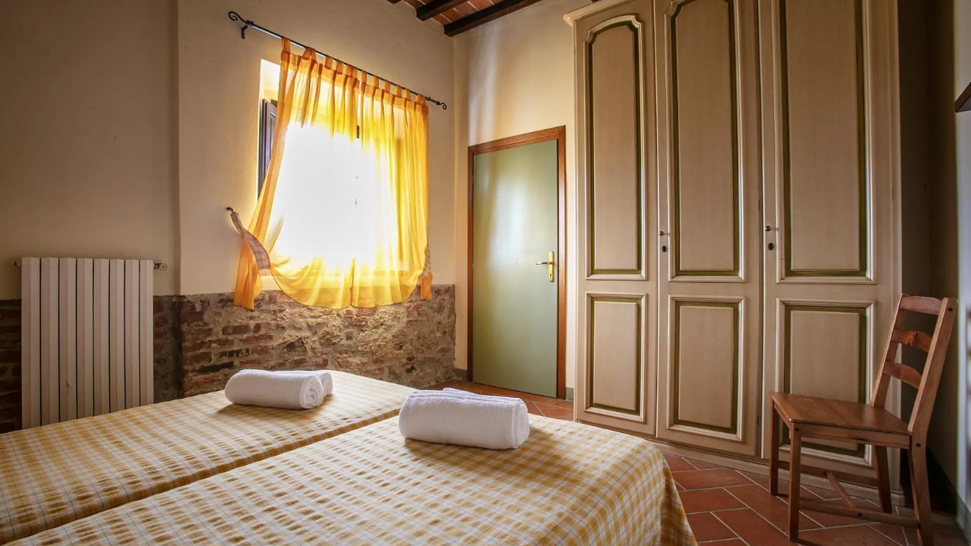 Fattoria Di Colleoli Guest House