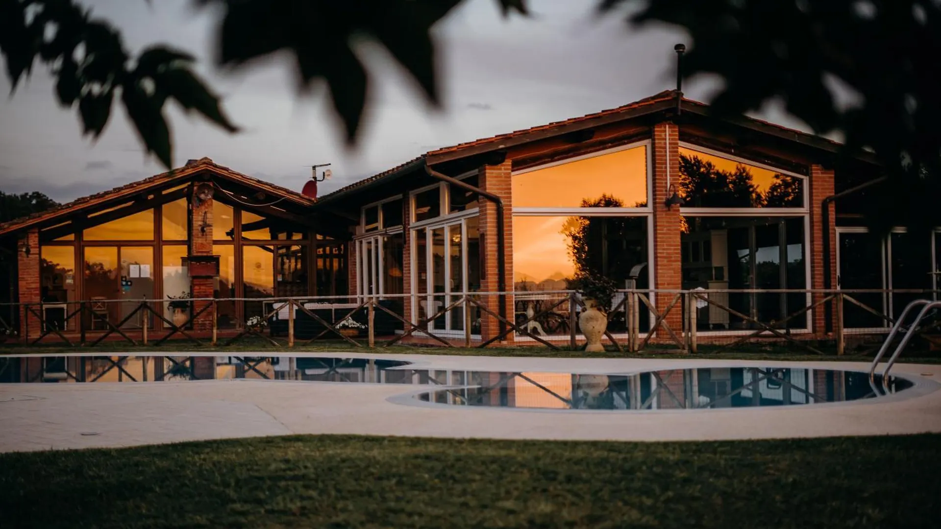 Fattoria Di Colleoli Guest House