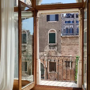 canaletto-apartment.hotelinveneto.com/
