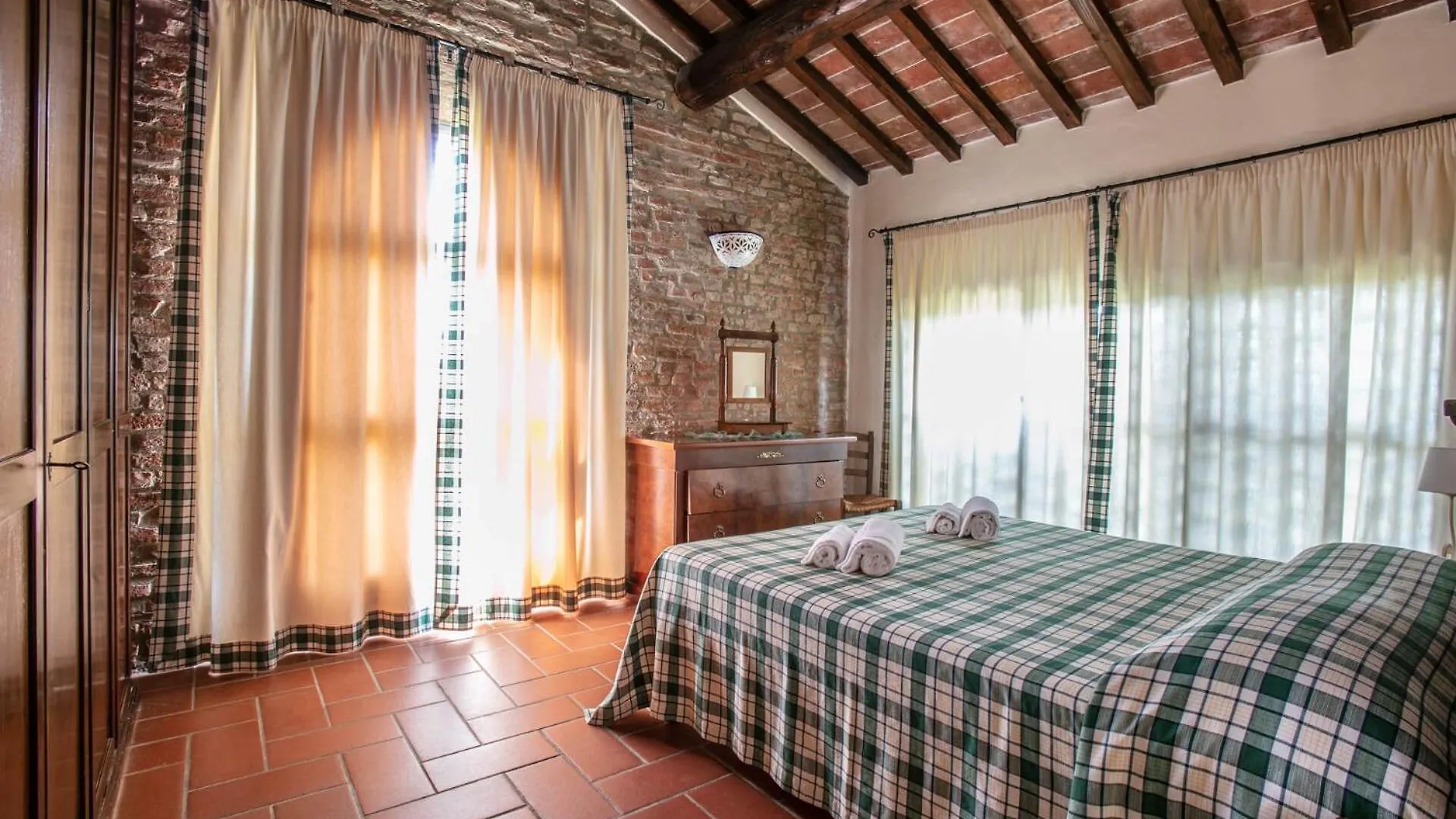 Fattoria Di Colleoli Guest House