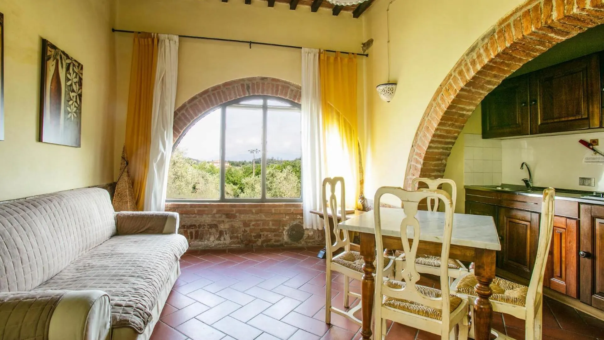 Fattoria Di Colleoli Guest House 0*,